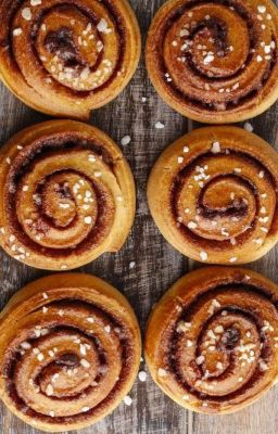 Cinnamon Rolls 