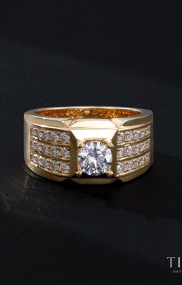 Có nên mua nhẫn vàng nam 9999 không? Những lưu ý khi mua vàng trang sức