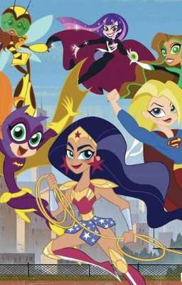 freddy en dc superhero girls