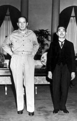 MacAthur 👉👈 Hirohito 🌚